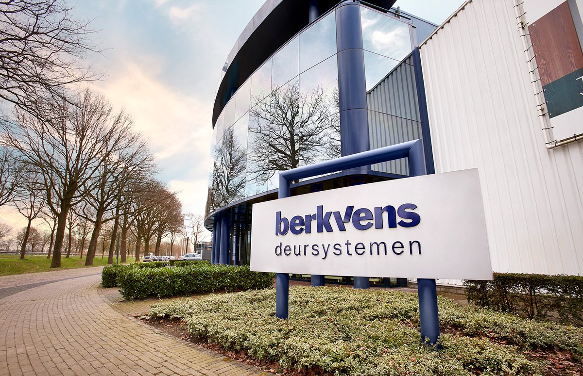 Er staan nieuwe vacatures online!
👉 Junior Corporate Recruiter
👉 Servicemonteur
👉 Werkvoorbereider 
Neem dan een kijkje op onze website voor een overzicht van al onze vacatures en solliciteer direct via: hubs.ly/H0YHSln0.

#werkenbijberkvens #vacatures #hiring