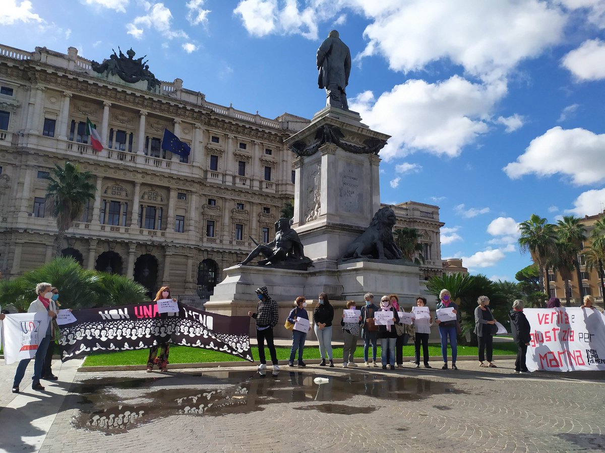 La violenza non va in prescrizione 
La violenza non si cancella
Verità e giustizia per #MartinaRossi
#Civogliamovive 
#Roma #nonunadimeno sotto la Cassazione