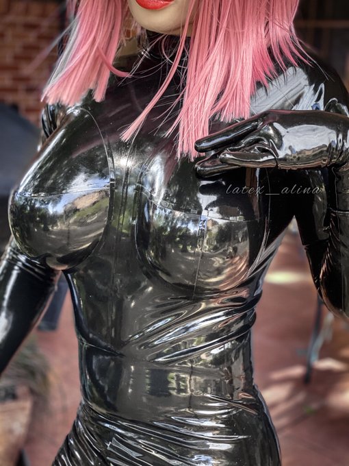 Enjoy your meal 😏 https://t.co/6bKpUZRft9<a href="/tag/rubberdoll"class="tags"><span>#rubberdoll</span></a><a href="/tag/latexdick"class="tags"><span>#latexdick</span></a>