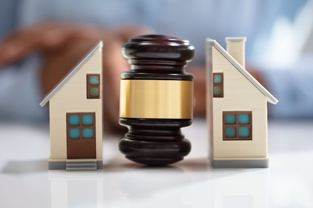 SMortgagesUK's tweet photo. If you are considering buying a property with a partner understand the differences between #jointtenants & tenants in common & the advantages of buying as #tenantsincommon with our easy to follow guide
https://t.co/mCIHN9ZSvw
#mortgageadvice #mortgagebroker #mortgagetips https://t.co/YWuRCLjO1c