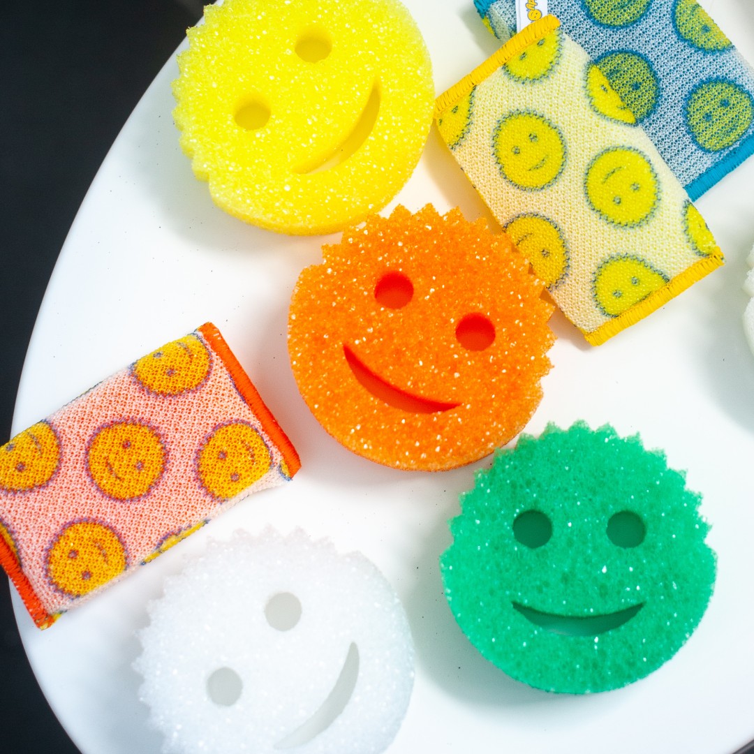 scrubdaddy_uk's tweet photo. Which colour are you using today? ๐ #ScrubDaddy #ScrubMommy #ScourDaddy #SpongeDaddy #Hinchers #Hinched #Sponges #MrsHinch #Cleaning #Family #ScrubFamily https://t.co/aaJwyzqBY3