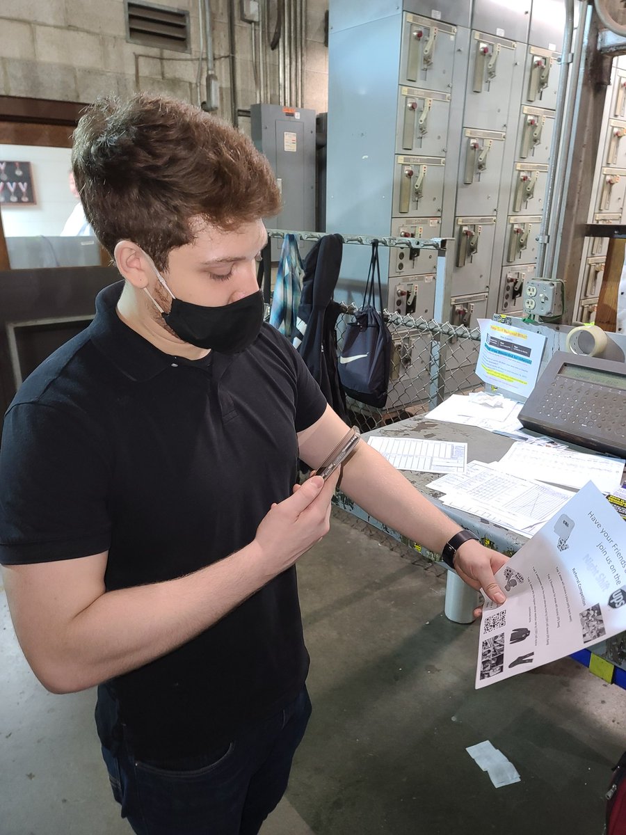 Another day another referral #UPSOakCreek <a href="/cordle_tony/">Tony Cordle</a> <a href="/HubOak/">OakCreekHUBTraining</a> <a href="/joeboyleups/">Joe Boyle</a> <a href="/MikeLeff/">Mike Leff</a> <a href="/Larry_smith23/">Larry Smith</a> @apoole98 <a href="/UPS/">UPS</a> #friends &amp; #family