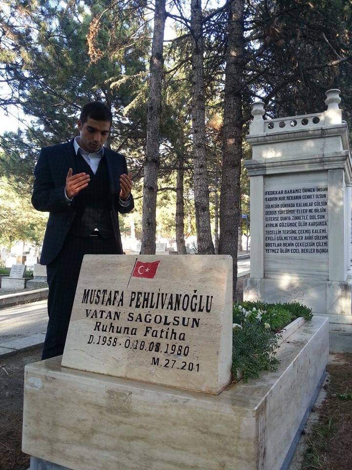 "Mustafa’lar ölür,milliyetçilik fikri ve mücadelesi ölmez. Yaşasın yolunda kellemi vermiş olduğum Türk milliyetçiliği."

Şehadetinin sene-i devriyesi şehidimiz Mustafa Pehlivanoğlu'nu fatihalarla anıyorum.