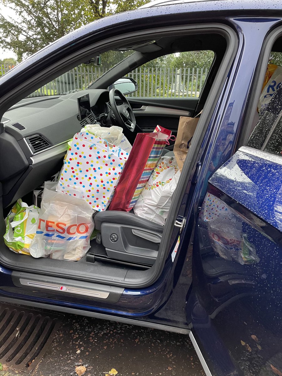 IanBeattie15's tweet photo. Harvest parcels delivered to Maranatha centre . Andrew was delighted and will post a thank you on Facebook ⁦@stmarysmwell⁩ https://t.co/1JLAFRW6CR