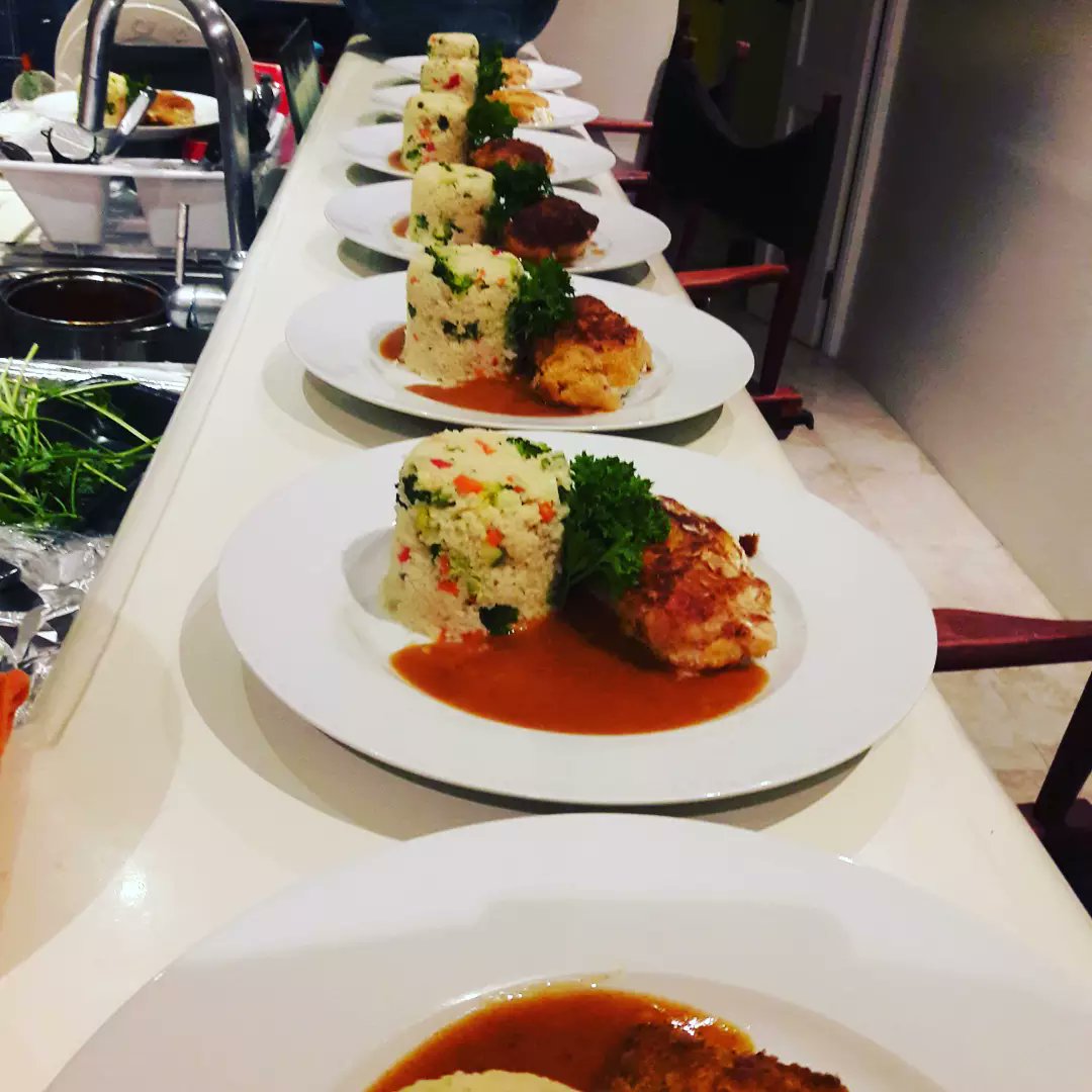 DIsBakeryCater's tweet photo. #tbt  This was one my favorite   catering jobs. We did so much in that tiny kitchen. The meal was indeed as amazing as the wedding. 

#tbt #DisbakeryandCatering #dinner #paradisewedding #intimatevent #ChefSampson #privatechefservices  #personalchefservices https://t.co/MkMxT6WvTf