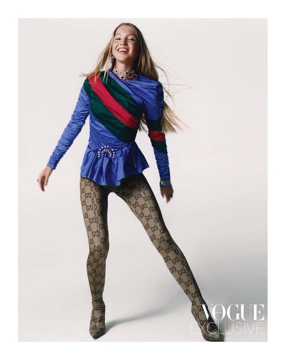 gucci_jp's tweet photo. #VogueHongKong 10月号の表紙と特集ページより、クリエイティブ・ディレクター #AlessandroMichele がデザインした #GucciAria コレクションのルックをまとったライラ・グレース・モス #LilaMoss を #FelixCooper が撮影。
Styling by @PWilsonStyle
#GucciEditorials https://t.co/oFFd6LK9Ax