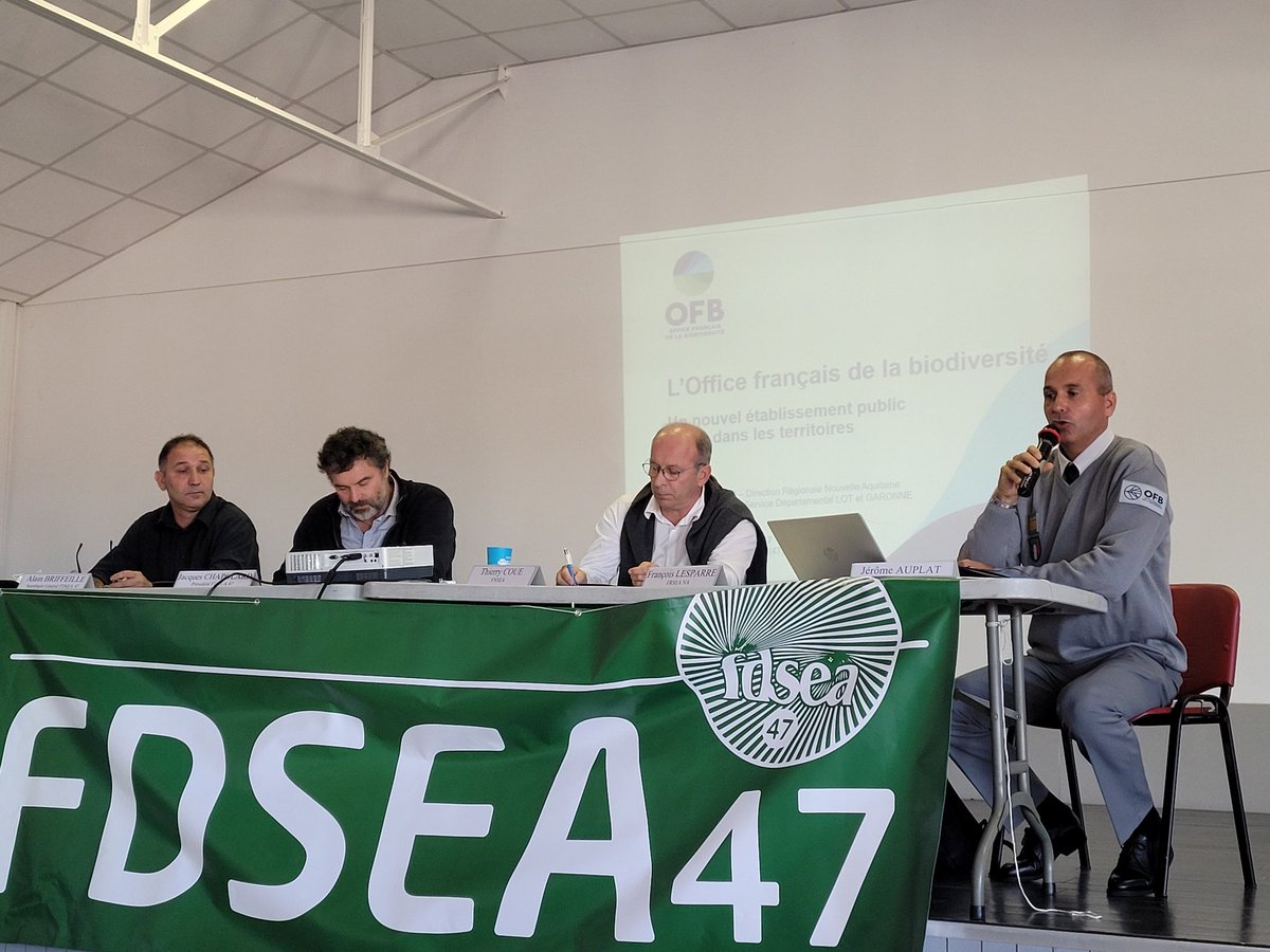 AG <a href="/47Fdsea/">FDSEA du Lot-et-Garonne</a> - Quelles réglementations sur nos exploitations ? - Échanges avec l'#OFB - Rappel des services rendus par les #agriculteurs à la société ds la gestion des #inondations <a href="/ThierryCoue/">Thierry Coué</a>, VP <a href="/FNSEA/">La FNSEA</a>