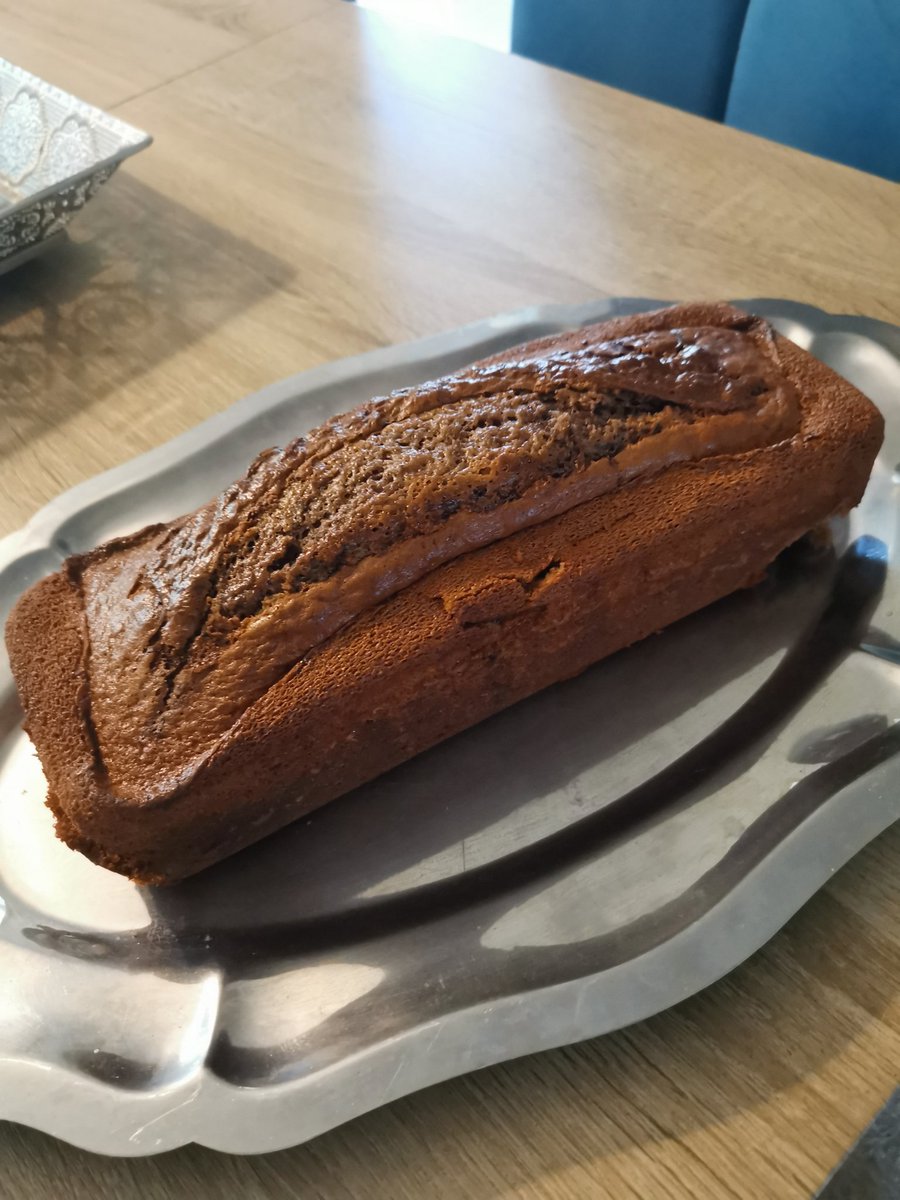 Este es el aspecto de mi primer bizcocho de chocolate. 🍫🤤 ¿Qué os parece? #cocina #JuevesdeReacciones #7deOctubre