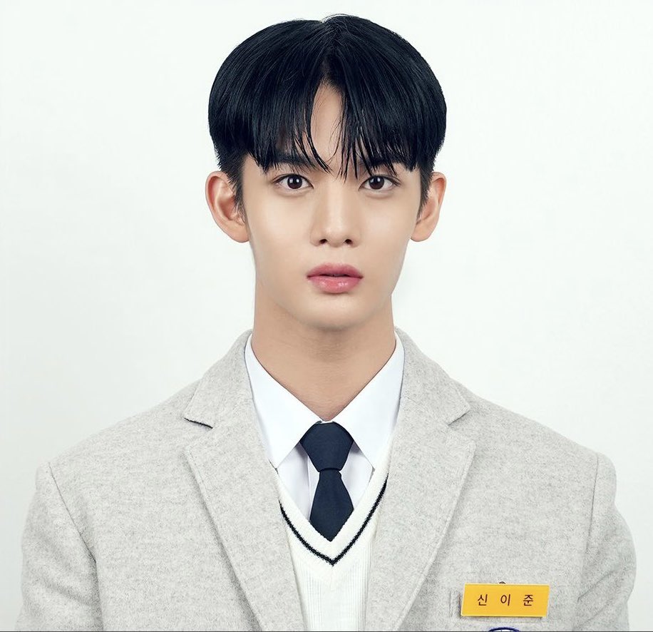 Sprringbae0510's tweet photo. 지녕이 너무 잘 컸다 . . 🥺❤️‍🔥 https://t.co/aE9s5oUGDn