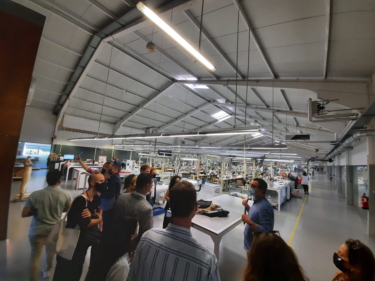 modaccat's tweet photo. Aquests dies som a Portgual participant al Green Fashion Tour a Porto en el marc del projecte europeu @FascinateEu i visitant empreses industrials tèxtils del nord de Portugal, el centre @CITEVE i la fira #Modtissimo . A la missió som 15 empreses catalanes, daneses i búlgares. https://t.co/wMVCuMXgfq