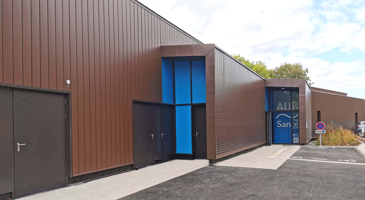 AubSante's tweet image. Ouverture d’une unité d’autodialyse AUB Santé à Vitré le 1er octobre 

Avec cette nouvelle unité de dialyse de proximité, c’est en moyenne 1 heure de trajet en moins pour les patients par séance de dialyse (156 fois par an).

#dialyse #proximitédessoins #Sante