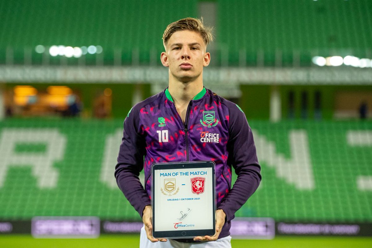 2E keer Man of the Match: Tomas Suslov.
Wil jij kans maken op deze door Tomas Suslov unieke gesigneerde Office Centre Man of the Match award? Like dan vóór 10 okotber deze post!
@tomas_suslov #fcgroningen #motm #samennaardegrotemarkt