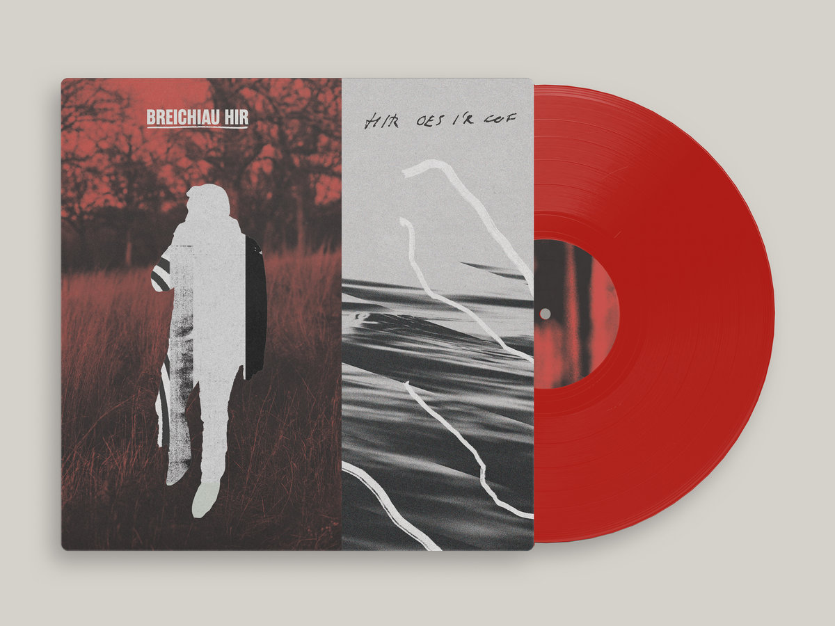 Breichiau Hir (@breichiauhir) on Twitter photo Ma' album ni ar gael fel pre-sale heddi.
Vinyl coch, trwchus, lovely.
A ni'n lansio'r album yn <a href="/ClwbIforBach/">Clwb Ifor Bach</a> ar yr 20fed o Dachwedd gyda <a href="/FHFTSband/">False Hope for the Savage</a> a @patrymaband.
Chi'n gallu prynu'r album+tocyn i'r gig mewn bundle fan hyn: breichiauhir.bandcamp.com/album/hir-oes-… Ma' album ni ar gael fel pre-sale heddi.
Vinyl coch, trwchus, lovely.
A ni'n lansio'r album yn <a href="/ClwbIforBach/">Clwb Ifor Bach</a> ar yr 20fed o Dachwedd gyda <a href="/FHFTSband/">False Hope for the Savage</a> a @patrymaband.
Chi'n gallu prynu'r album+tocyn i'r gig mewn bundle fan hyn: breichiauhir.bandcamp.com/album/hir-oes-…