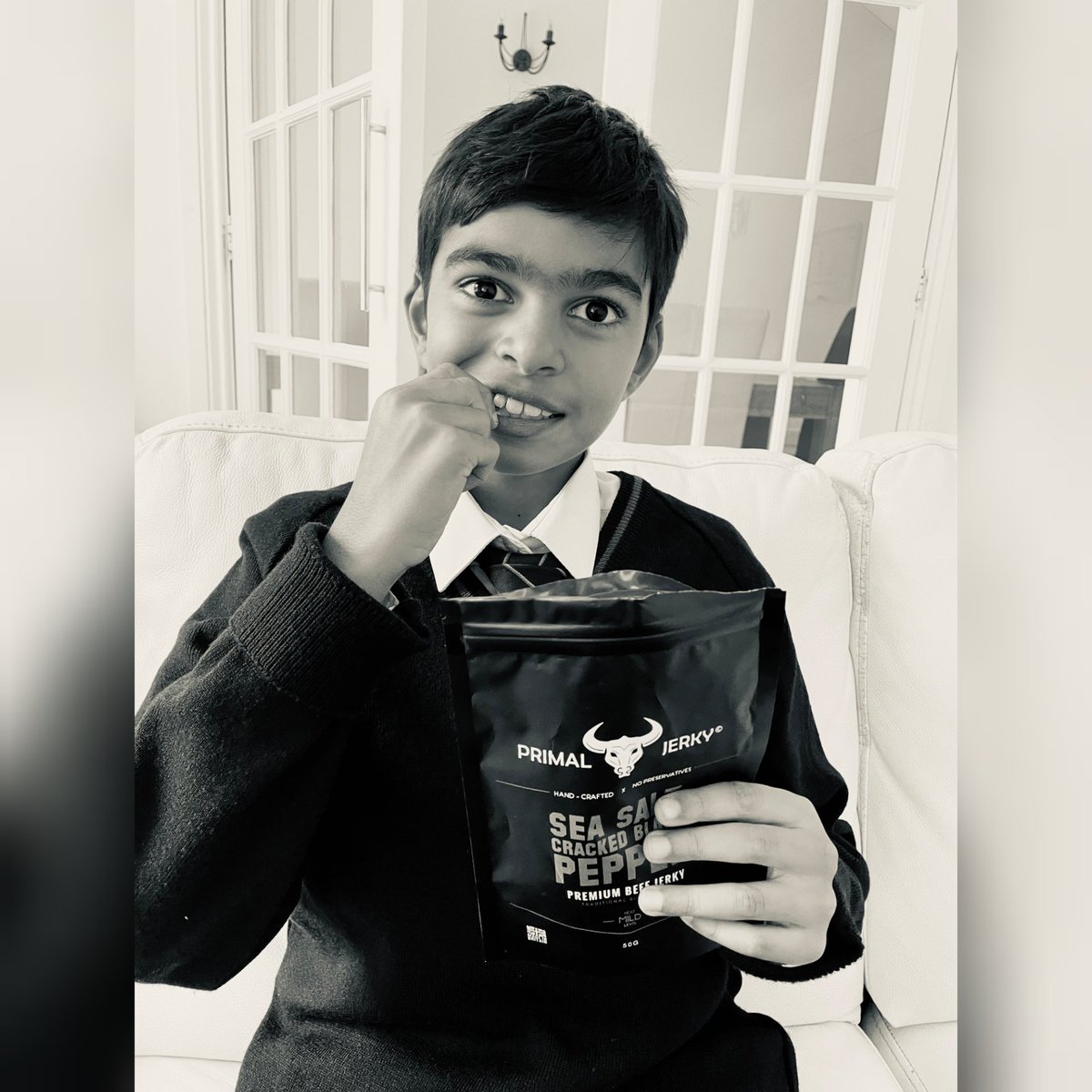 PrimalJerkyUK's tweet photo. Zakariya keeping it Primal 👊🏽 We LOVE seeing our customers enjoy Primal 😋 Thanks for sharing the moment @rotiboxofficial 📸 Buy now at https://t.co/fe0oN4jQXm #CustomerExperience #Beef #CustomerFeedback https://t.co/XK3JZQqmUt