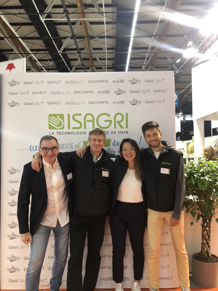Jour 3 : le <a href="/SommetElevage/">SOMMET DE L’ÉLEVAGE</a> bat son plein.

Toute notre équipe est en place pour vous accueillir sur notre stand pour parler élevage🐄🐖🐑

👉🏼 Rdv Hall 1 allée B stand 10 pour discuter autour d’un ☕️ ou une 🍺
