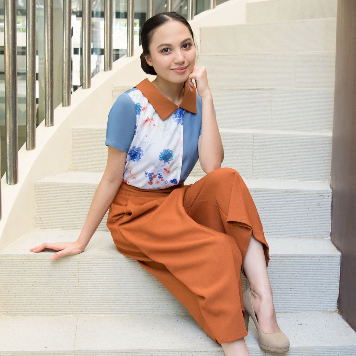 EFS_Apparel's tweet photo. Make a bold and modest statement with our Maribele printed blouse and Starla overlap culottes!
Get Yours Now!
#EFSCore #EFSApparelBasics #Coordinates #Terno #Overlap #Cullotes #Blouse https://t.co/psT3ZuC1et