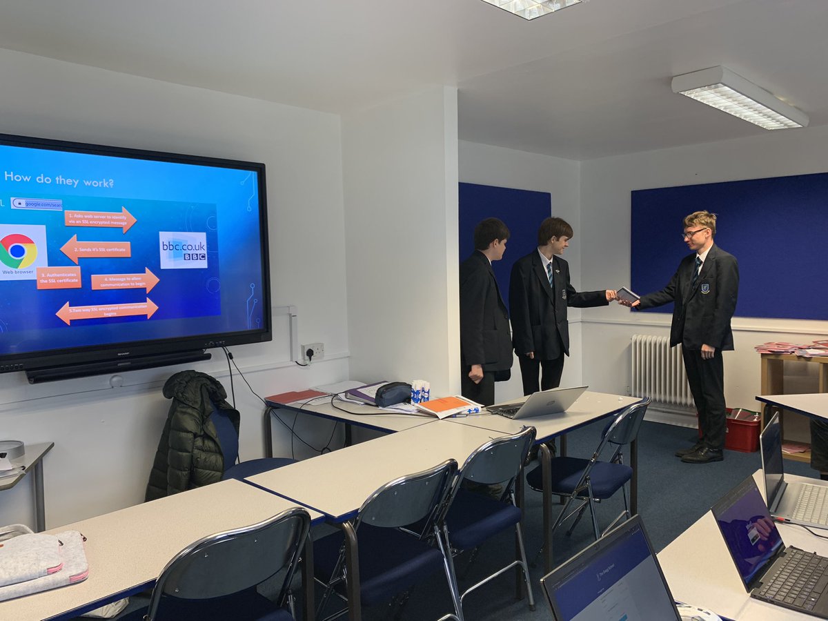 TGS_Computing's tweet image. #TGSYear11 teaching each other some revision topics.