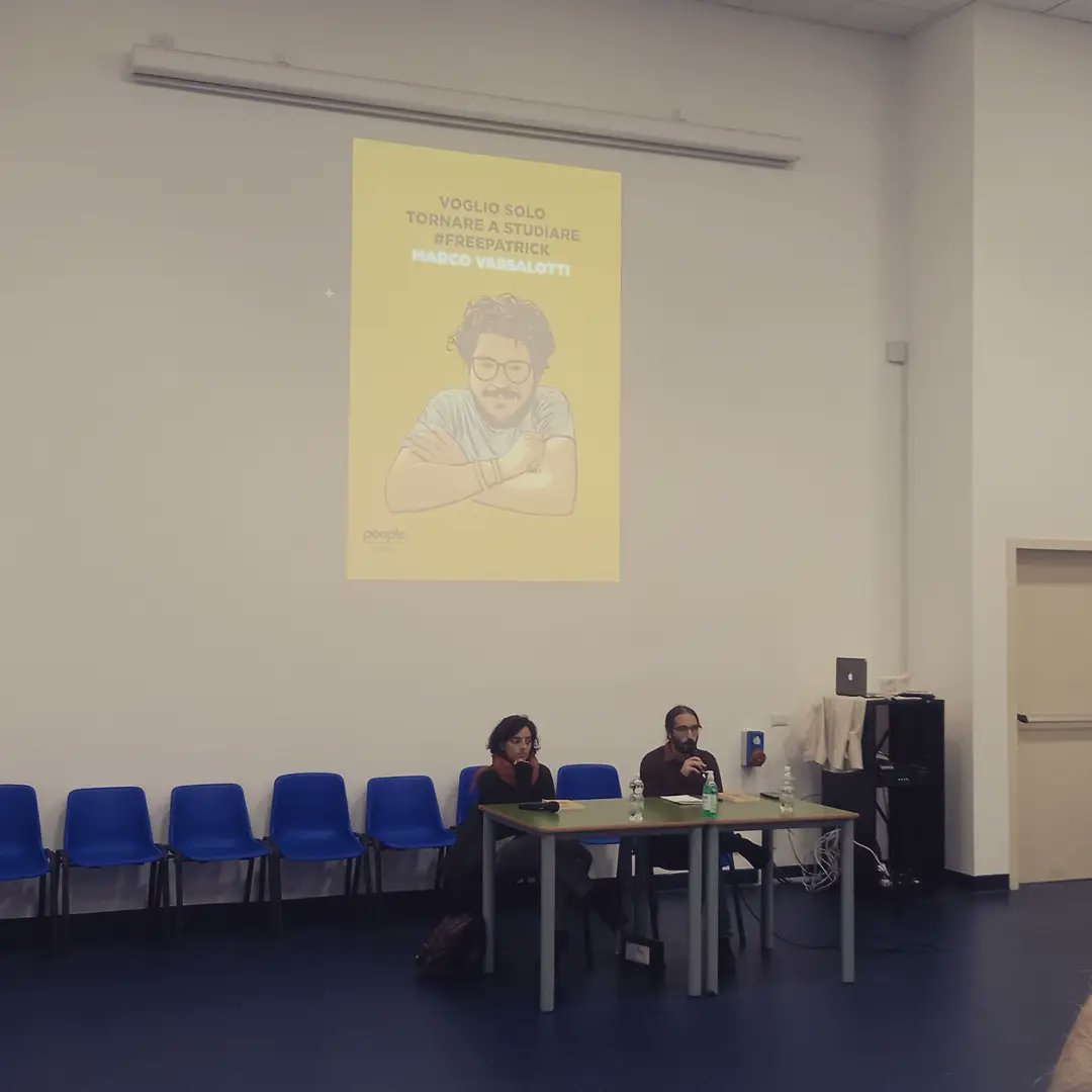 AmnestyBS's tweet photo. "Questo libro non è fatto per essere riposto sulla libreria e dimenticato. Questo libro è stato creato per essere letto e prestato, perché  la storia di Patrick Zaki merita di essere conosciuta"
Marco Vassalotti autore del libro "Voglio solo tornare a studiare" #freepatrickzaki https://t.co/hH00yR5fZf