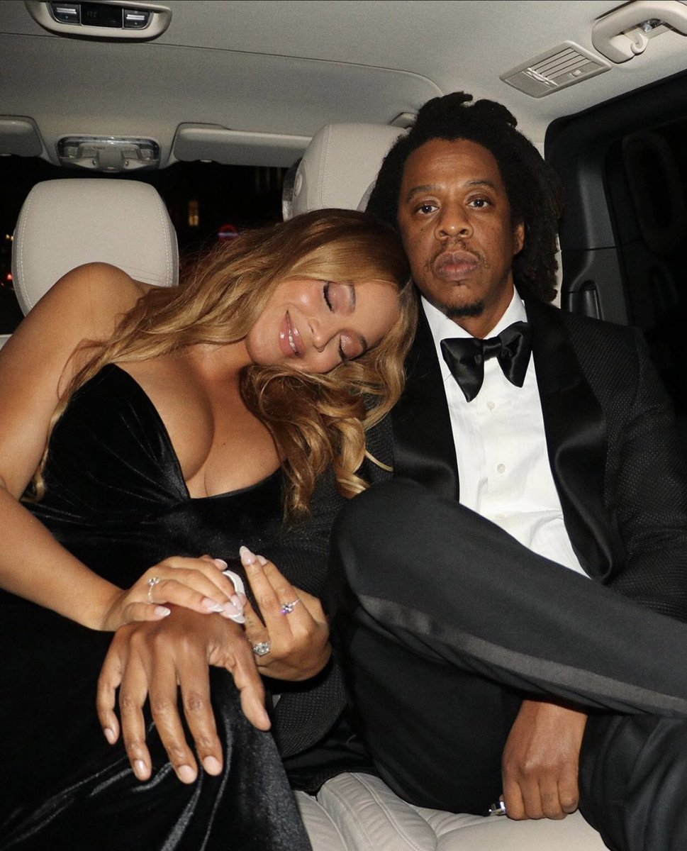 __GhanaMade's tweet photo. Some Bey and Jay morning goodness never hurt nobody! 
Talk about ushering in the weekend 🤘🏽

#BeyandJay
#Blackeverything
#weekendvibes 
📸: Beyonce [IG] https://t.co/eqx27I33HJ