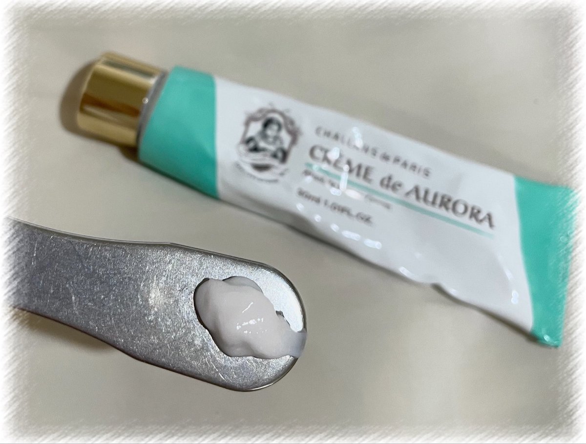 kanae_skin07's tweet photo. ⋆⸜#使い切りスキンケア⸝⋆
✐9/6〜10/1で使い切り🌷

CRÈME de AURORA⌇シャランドパリ

塗り心地が最高に良かったクリーム🍃
するんするんと馴染む滑らかなテクスチャーが気持ち良い💭

乾燥肌の私には保湿力が少し物足りなかったので、寝る前に保湿力高めのクリームを重ね塗りして使用しました◎ https://t.co/wMMmgRlLjs