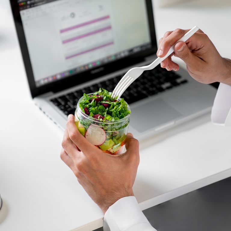 -

يبيلها وجبة خفيفة تختّم فيها إبداع آخر يوم دوام 👌🥗

وش وجباتكم الخفيفة المُفضلة بنص أشغالك ..؟