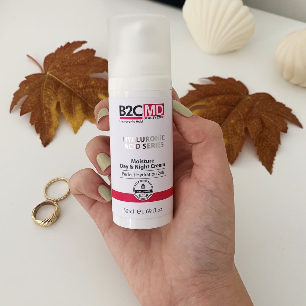 Soğuk havalarda cildinin nem ihtiyacının iyi karşılandığından emin olmalısın✨ Bunun için en büyük yardımcın seni asla yarı yolda bırakmayacak B2CMD Gündüz ve Gece Nemlendirici Bakım Kremi…
#kozmetikon