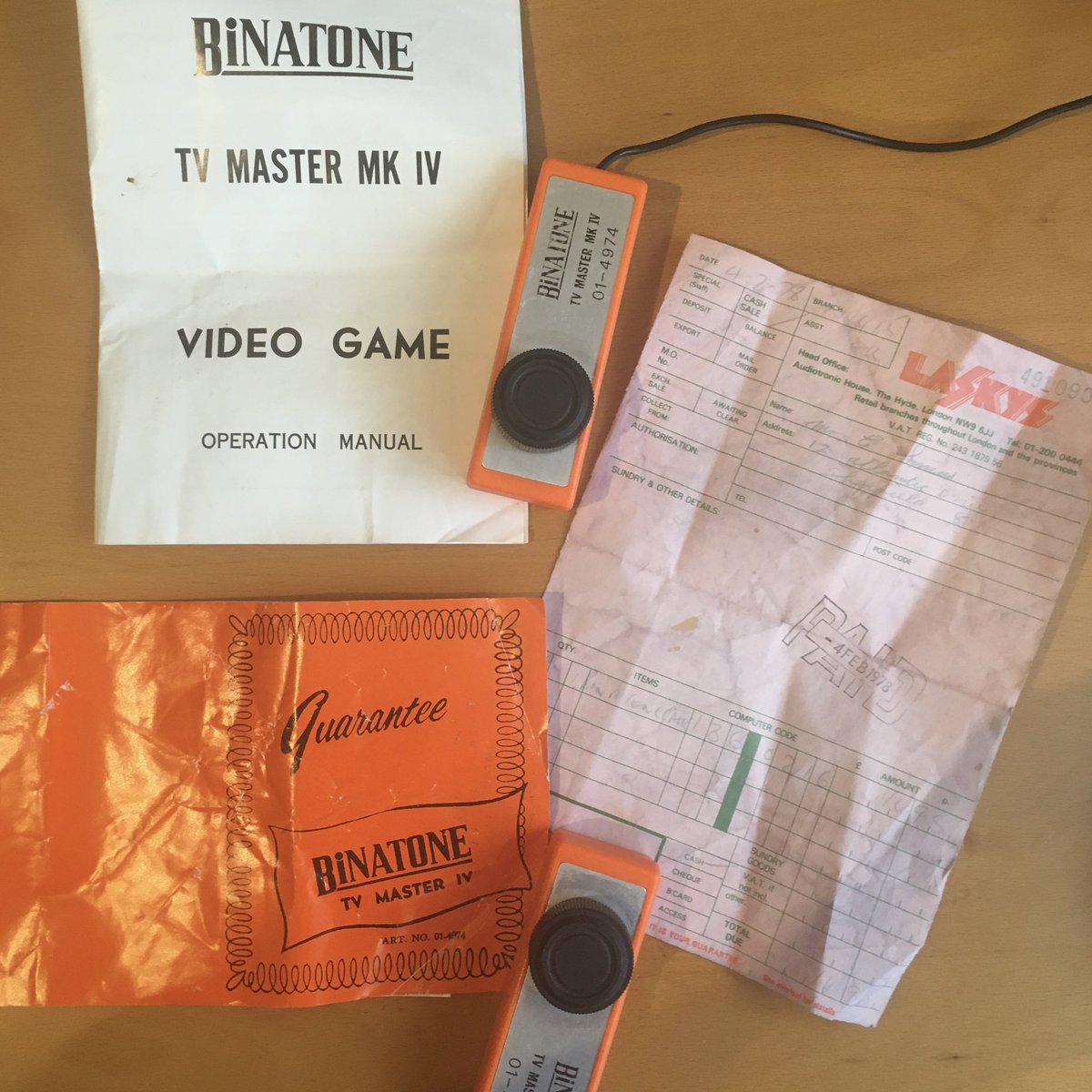 retroguybry's tweet photo. Here’s my latest hardware purchase from eBay. A Binatone TV Master Mk IV. Box is a bit tatty but does include the manual and guarantee. Also the Lasky’s receipt was included from 1978 for £14.95! #Pong #Binatone #TVMaster https://t.co/7ZcKi9X1WD