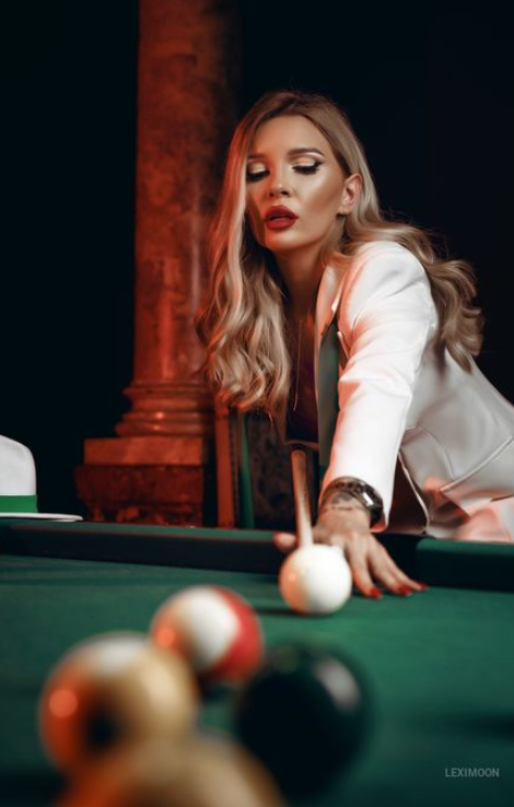 Lexifromthemoon's tweet photo. As you can see I love to play! 😉😉😉😜

#thursdayvibe #blonde #PhotoOfTheDay https://t.co/Os8dKG3AJ0