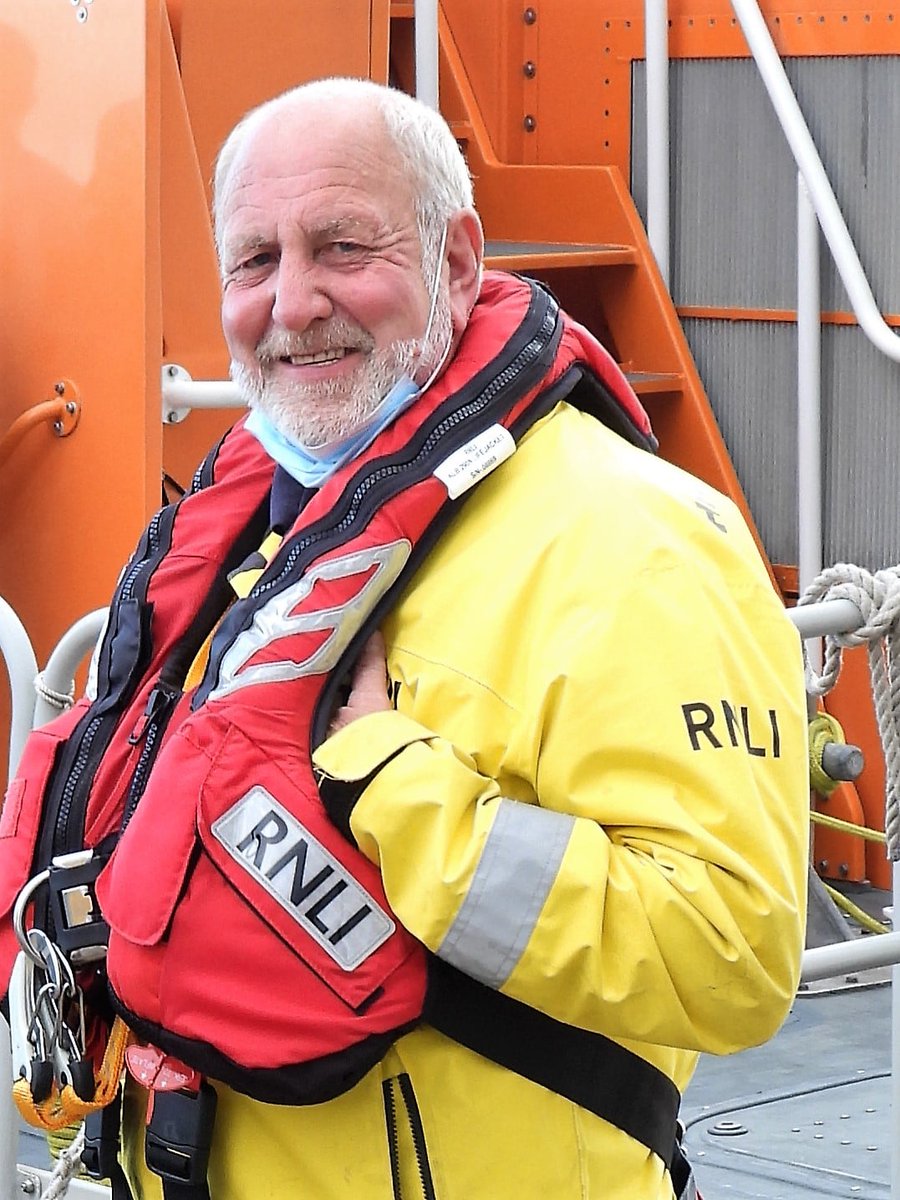 Last night, it was an honour &amp; a privilege to propose that Mr Robin Castle MBE be made an Honorary Freeman of the Borough of Swale to acknowledge forty years of distinguished service at <a href="/SheernessRNLI/">SheernessLifeboatOfficial</a>. 

<a href="/RNLI/">RNLI</a> <a href="/SwaleCouncil/">SwaleBoroughCouncil</a> #Sheerness #Sheppey #Swale #SavingLivesAtSea