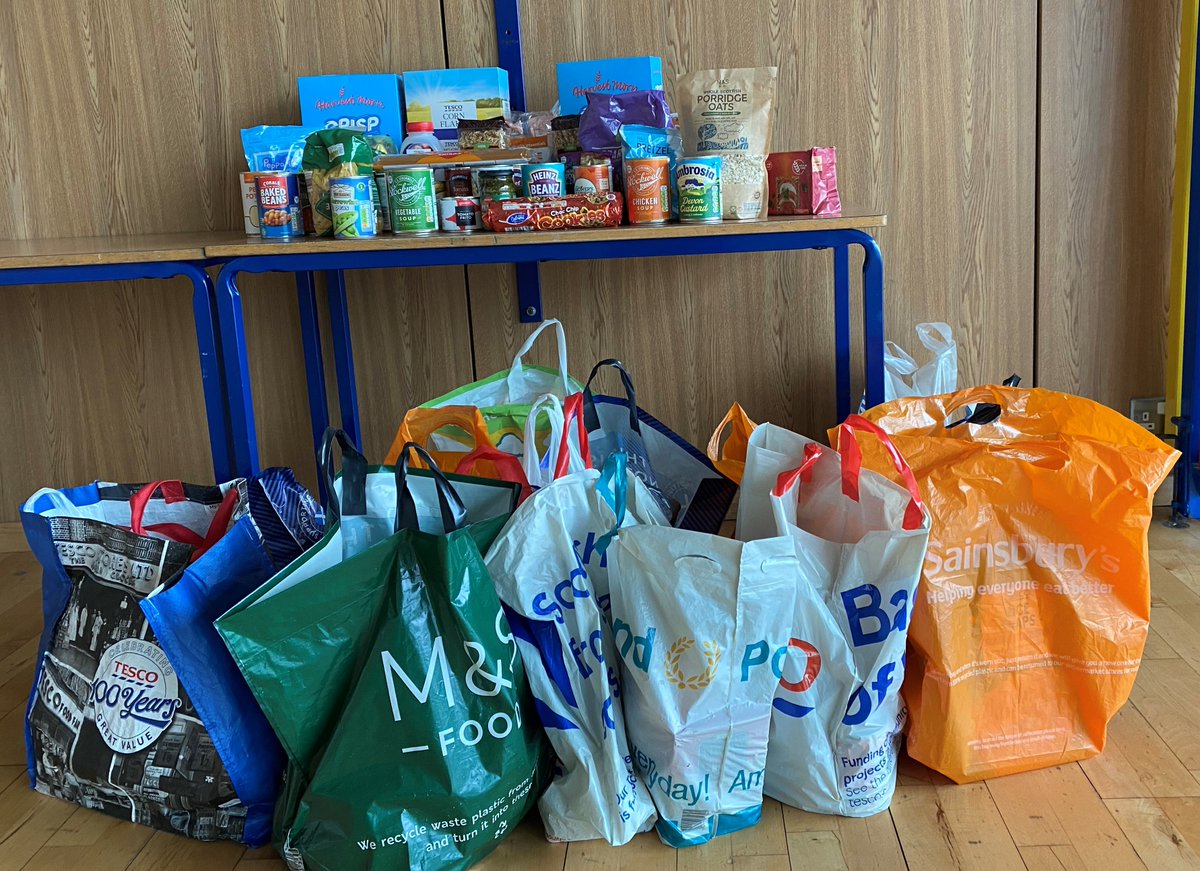stmargaretsps's tweet photo. #stmargaretsps #harvestcollection #braesstorehousefoodbank 
Well done to everyone at St Margaret's Primary School for all your donations to the Braes Storehouse Food Bank from our Harvest Collection. Amazing effort 😁 https://t.co/z4bu9X7OO7