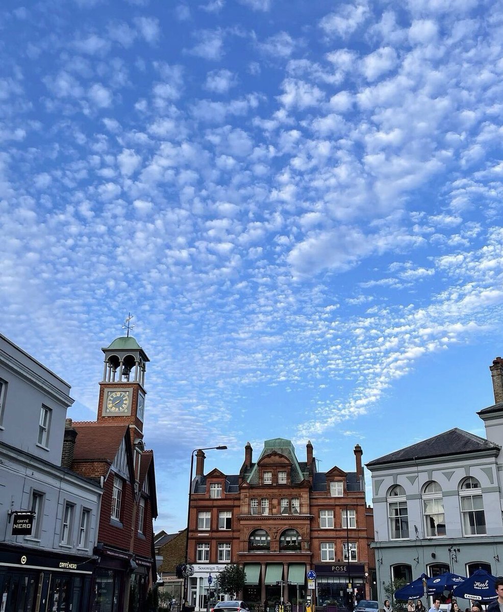 WimbledonVil's tweet photo. Always remember to look up 😍
.
.
.
.
.
[photo credit: @markstrong ]
#WimbledonVillage #wimbledon #london #WimbledonCommon  #gramminginlondon #mysecretlondon #mytinyatlaslondon #prettycitylondon #londondecanted #london_city_photo #thisislondon #londonerslondon #itssolondon https://t.co/MHw9HzlbNA