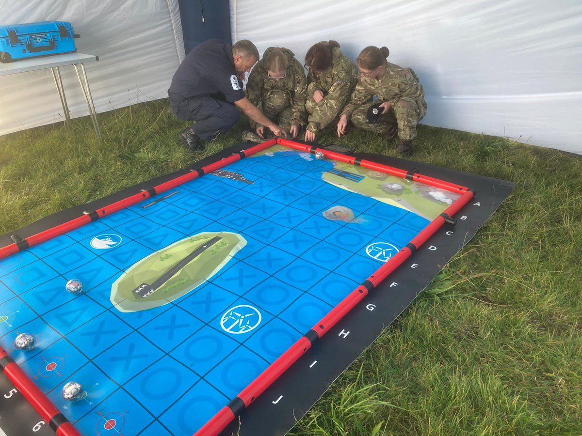 UtcwCcf's tweet photo. Great to see Year 10 @UTCWarrington Cadets taking part in the army STEM day. @CCFcadets @ctt_nw @75EngrRegt https://t.co/HeEOYegeC8