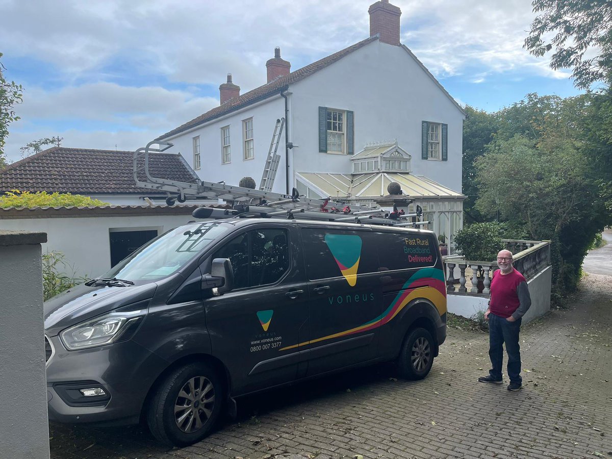 voneusbroadband's tweet image. All smiles this morning as we install a happy customer in #DaltonPiercy! 

Looking for a boost in your day too?🌞

Give our team a ring on 0333 880 4141 to find out more.

#GoSuperfast #RuralBroadband #BroadbandForAll