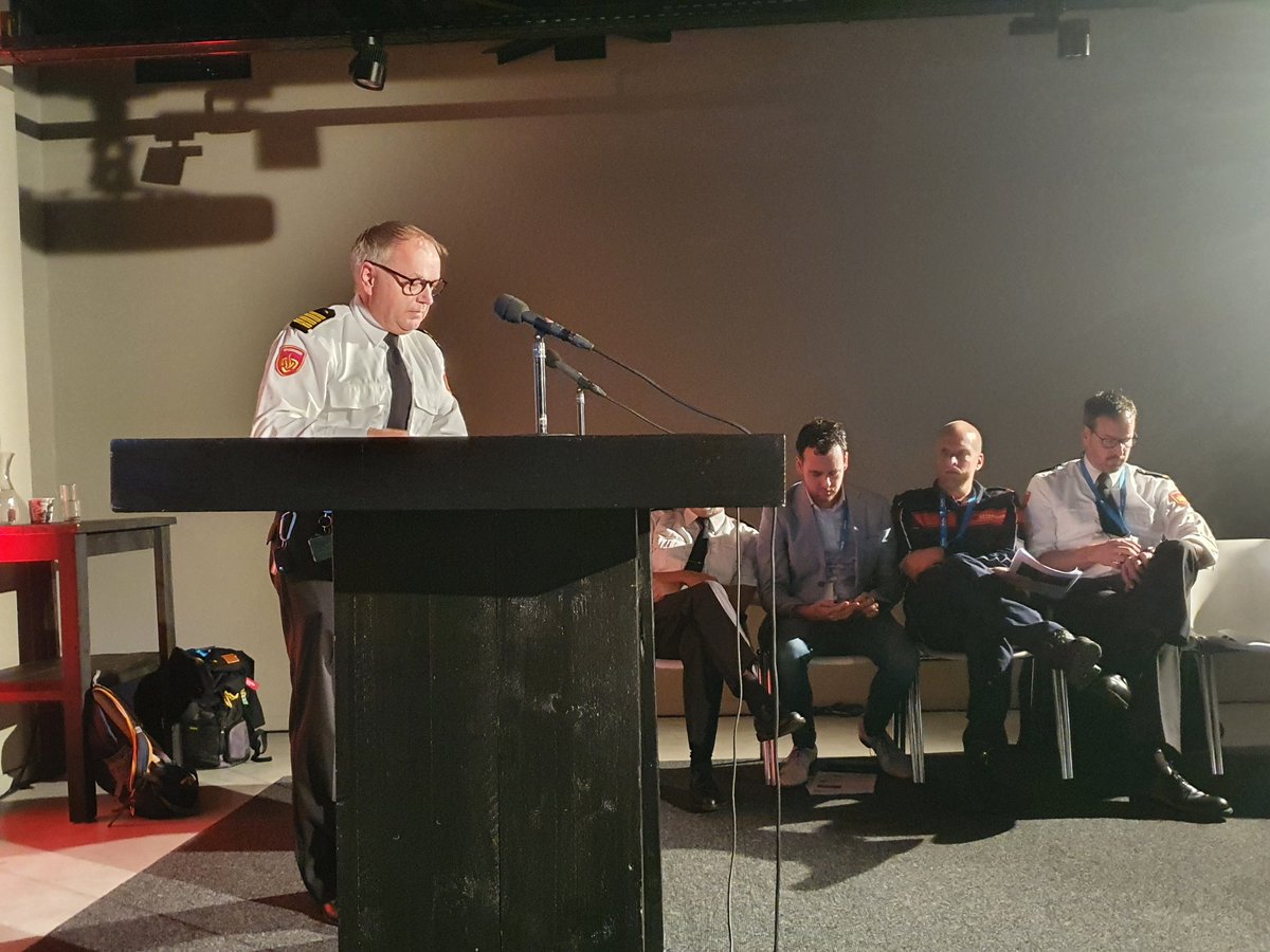 NilsRosmuller's tweet photo. En nu zelf a d bak op #brwevent2021 , sessie VET. met @RobertPolman @TomBeuningen frank vd laak, sander lepelaar en willem jan muysson. https://t.co/MKs8EA3poy