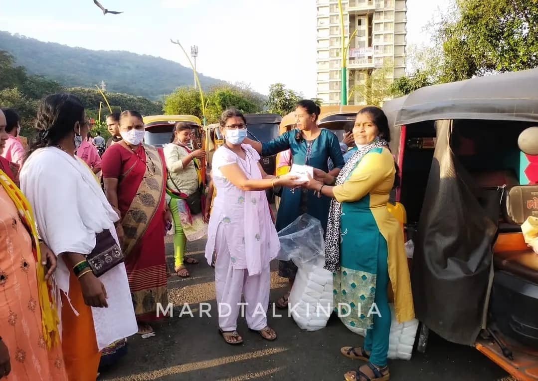 Khushiyaan_Org's tweet photo. Sanitary napkins distributions to the Lady Auto Drivers at Thane location.
"🅷🅰🅿🅿🆈 🅼🅴🅽🆂🆃🆁🆄🅰🆃🅸🅾🅽"
#periode #ecofriendly #tampons #periodpain #sanitarypads #womensupportingwomen #love #femininehygiene #periodmovement #clothpad #endometriosis https://t.co/f0yL3mTxrT