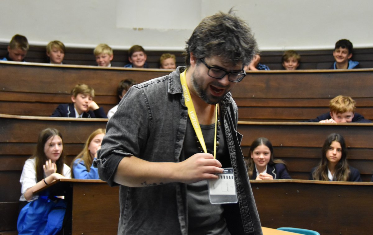PriorPark's tweet photo. Fantastic to welcome back @mikopoetry to speak and perform to 3 year groups this morning for #NationalPoetryDay
#RhythmAndPoetry #Iwanttobeaghostbuster #150seconds https://t.co/tHfKiT3eh6