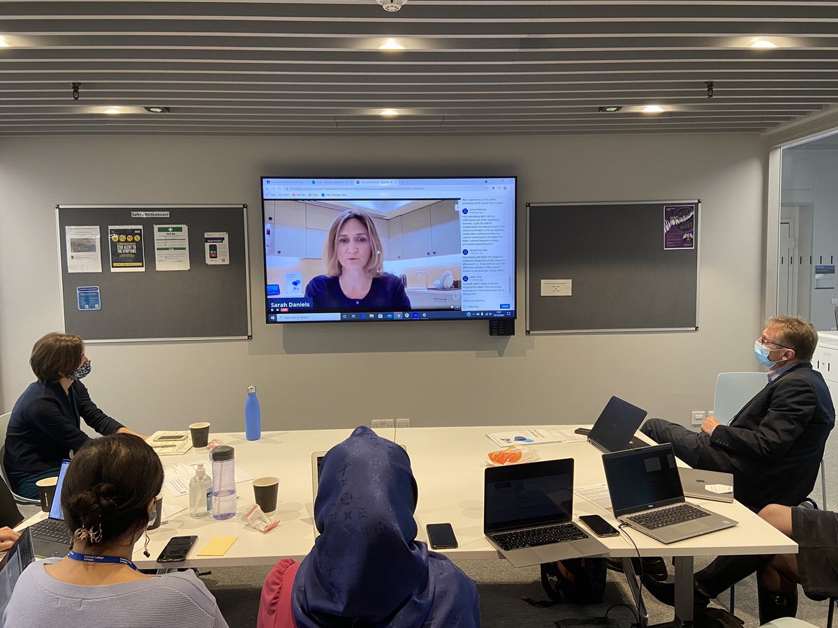 Daniell19244313's tweet photo. The fantastic Sarah Daniels Chairing a session where we get to meet our participants, it’s why we do what we do @imperialcollege from our living lab 🥼 for the connectome conference @UKDRI #dementia #dementiaresearch https://t.co/IwUBELeDYZ