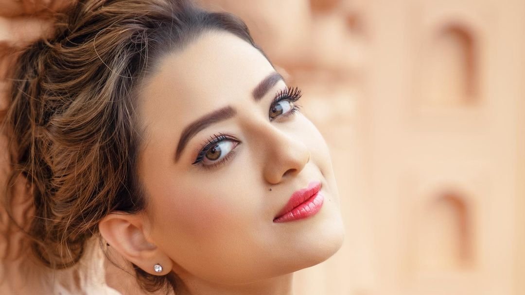 Exclusive - #Tellyblazer: Madalsa Sharma: I started my career down South when I was barely 16 years old

Read more here: bit.ly/3Al2bn4