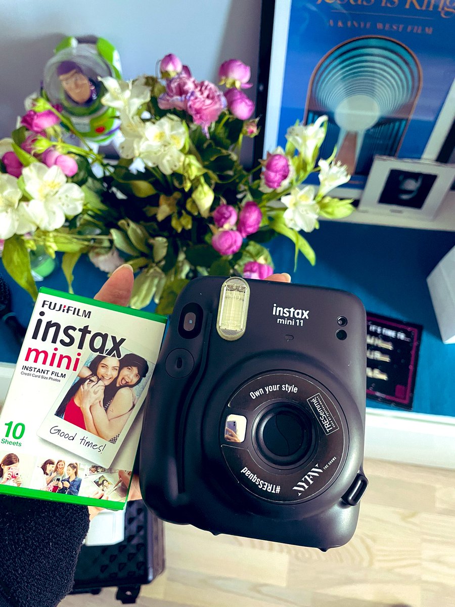 Компания Tresemme прислали мне с Нью-Йорка instax 🥺