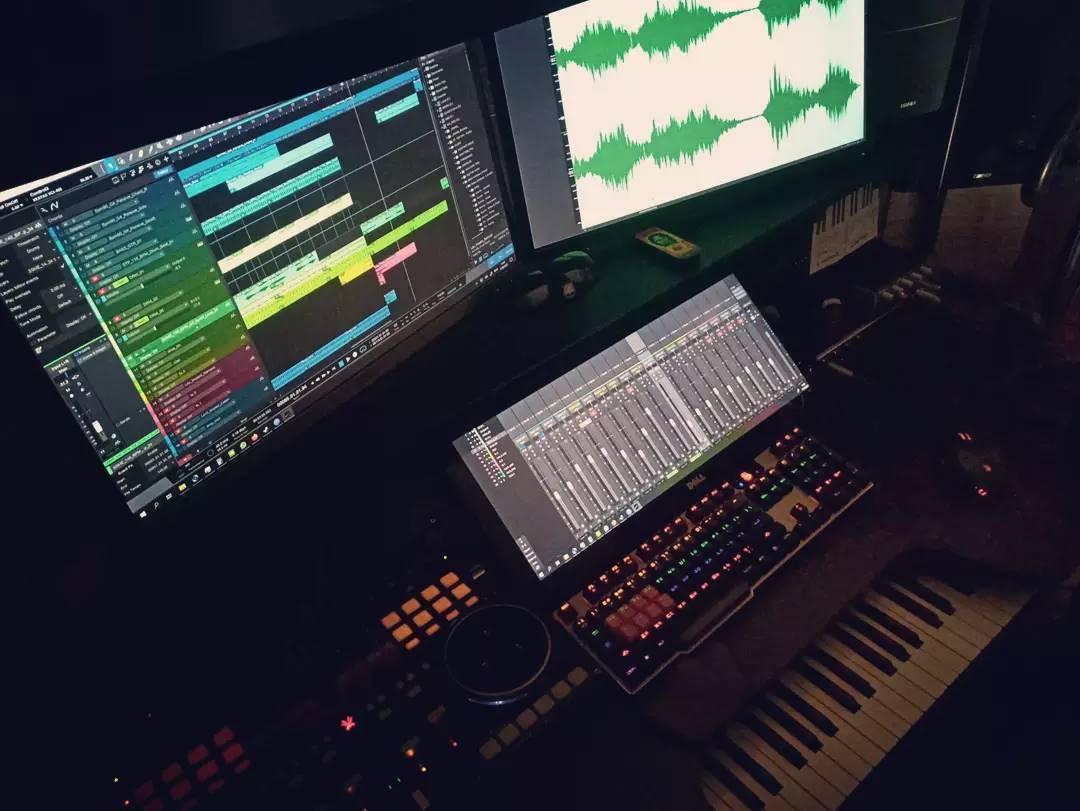 MoatDib's tweet photo. Небольшой румтур по домашней студи)))

#studio #homestudio #recordstudio #music #moatdib
#vestax #guitars #midi #behringer #presonus https://t.co/T4EKyksDSs