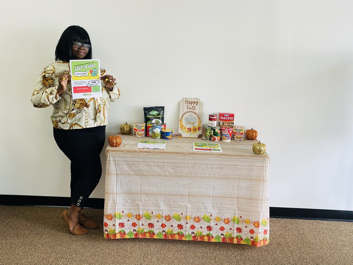 Team Fort Lauderdale set up for our food drive #instaloan #titlemax #D922