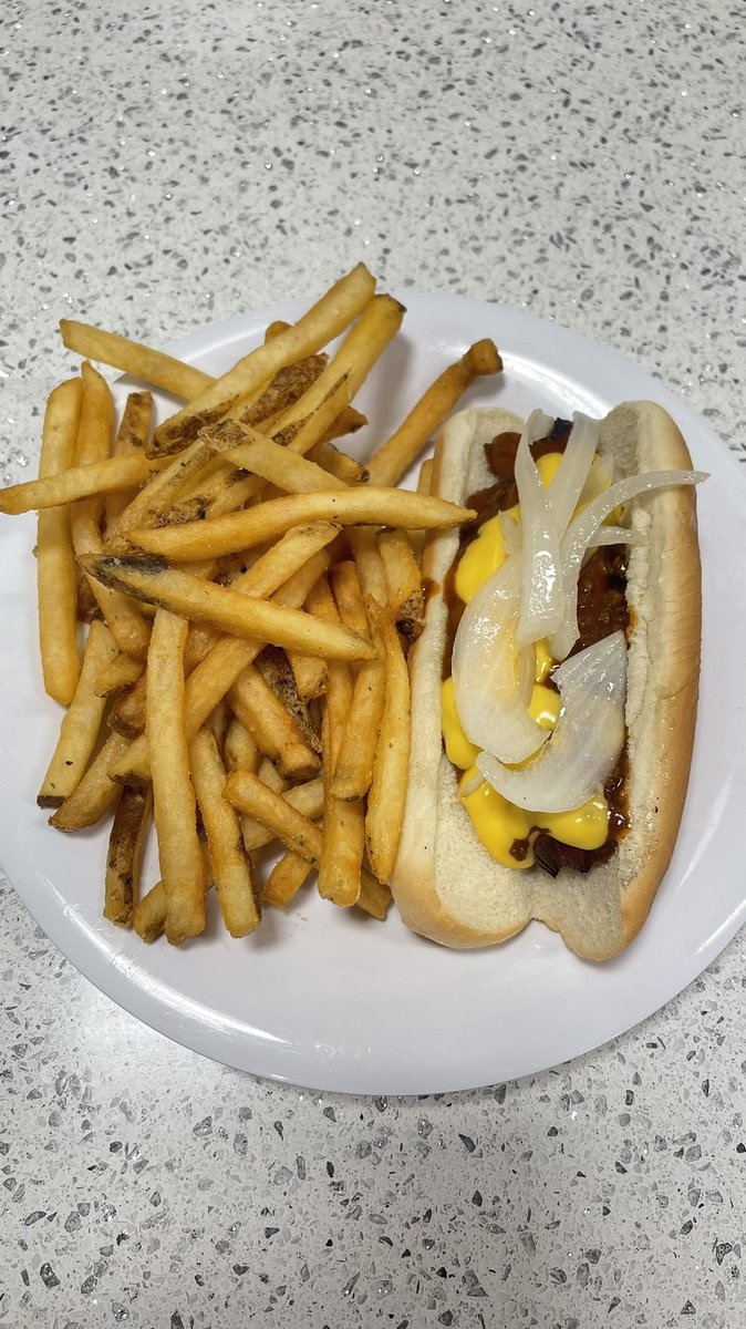 fvsu_dining's tweet photo. Fambro’s Dining Center is now serving Chili Cheese dogs for lunch 🌭
•
•
•
#FVSU #FORTVALLEYSTATEUNIVERSITY #FVSU22 #FVSU23 #FVSU24 #fvsu25 https://t.co/waVB0bRUWF
