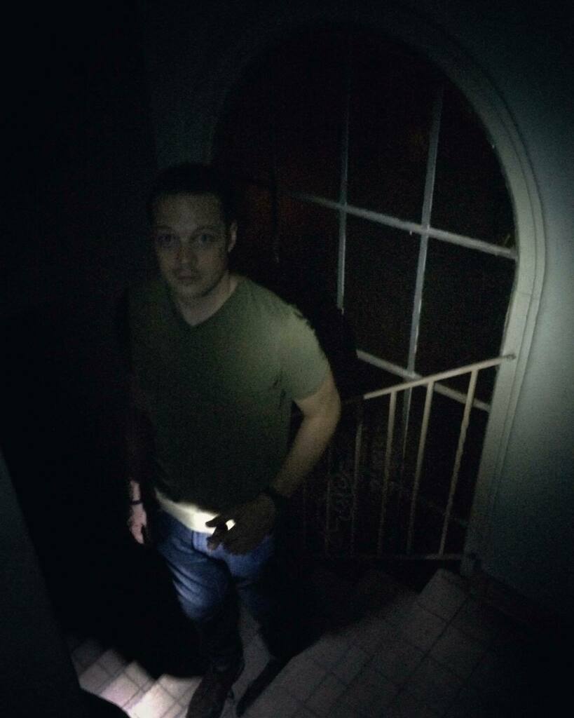 LFMM_Podcast's tweet photo. The staircase window (aka the third floor of The Los Feliz Murder Mansion) is admittedly preeeeetty scary at 4:36am.

#losfelizmurderhouse #losfelizmurdermansion #2475glendowerplace #murderhouse #spookyseason #halloween #hauntedhouse #truecrime #truecrim… https://t.co/W93LvzrTJ7 https://t.co/7E3gsRb9f3