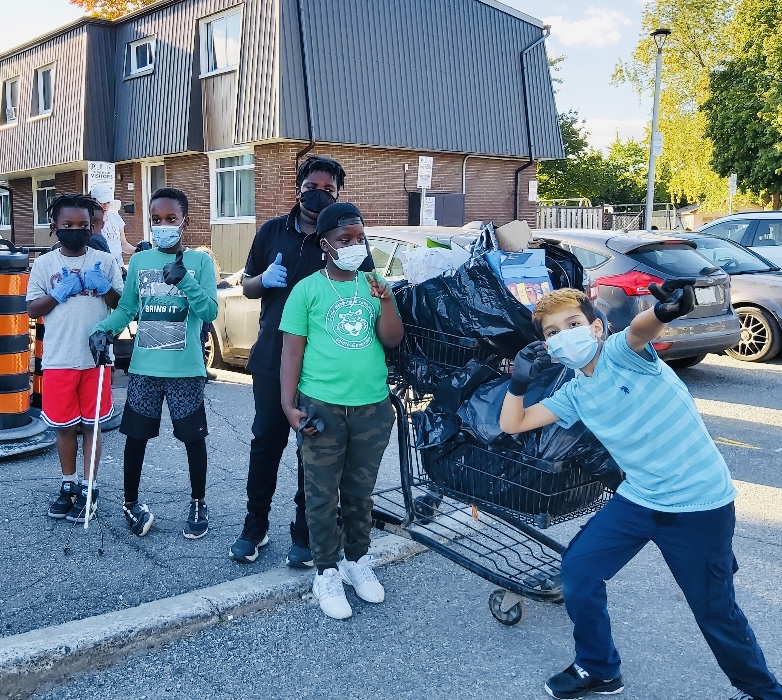 What a success! On Tuesday a Community initiated cleanup made our neighbourhood sparkle, thanks to @OCH_LCO for helping coordinate #communitycleanup #makingadifference #communityproud @613comhouses @AltaVistaWard18