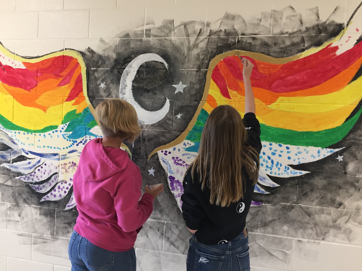 B_Mauser's tweet photo. Seeing this mural get more colorful each day @NazarethAreaMS is something I look forward to. Keep up the great work, girls! #NASDtogether https://t.co/6cadPvDxiQ