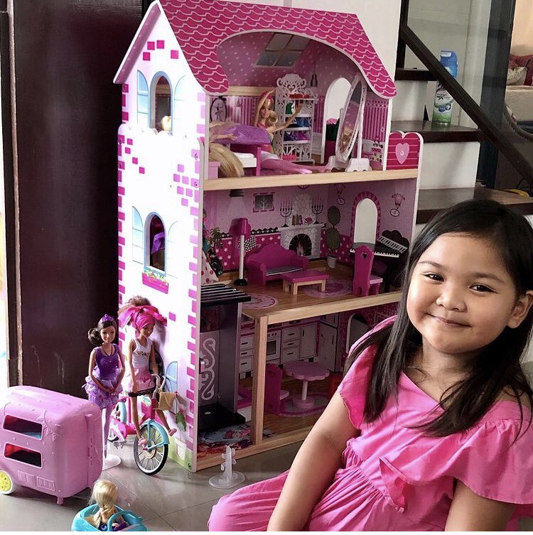 tiffany_vi's tweet photo. We love pink 😊 #LabanLeni2022 https://t.co/VRxz8RwZ4r