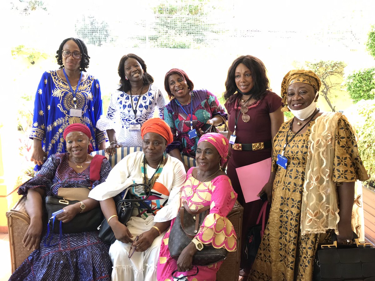 david_mcilroy's tweet photo. Dans les préparatifs de la #COP26, aujourd’hui à l’Ambassade 🇬🇧 nous saluons la contribution des femmes de Guinée 🇬🇳 pour la protection de l’environnement et pour la lutte contre le changement climatique. Merci à vous toutes pour votre engagement et votre contribution. https://t.co/4HY7yIlEVB