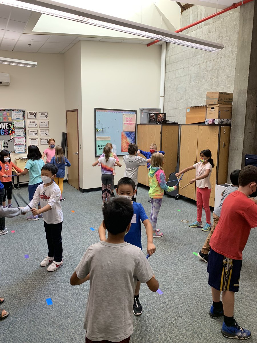 DaveDavec09's tweet photo. Mexican folk dance with Ms. Han - so much fun! https://t.co/0Pgt7hl1zm