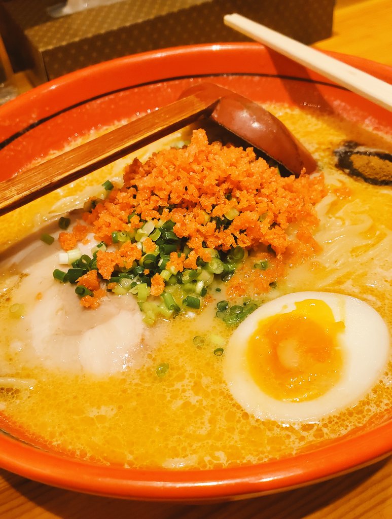 mafuyu_Xeno's tweet photo. 一幻っていうラーメン屋に初めて行かせて頂いた!
酔ってたらめちゃめちゃに美味しいかも?🤔
というわけで本日もBARスタビ0時よりオープンしてます!僕は休み明けやからめちゃめちゃ飲みべ高いので飲みましょ!
#ホスト
#キャバクラ
#ガールズバー
#BAR
#新宿
#歌舞伎町
#starbeach
#飲兵衛 https://t.co/ppsmJOkBcc