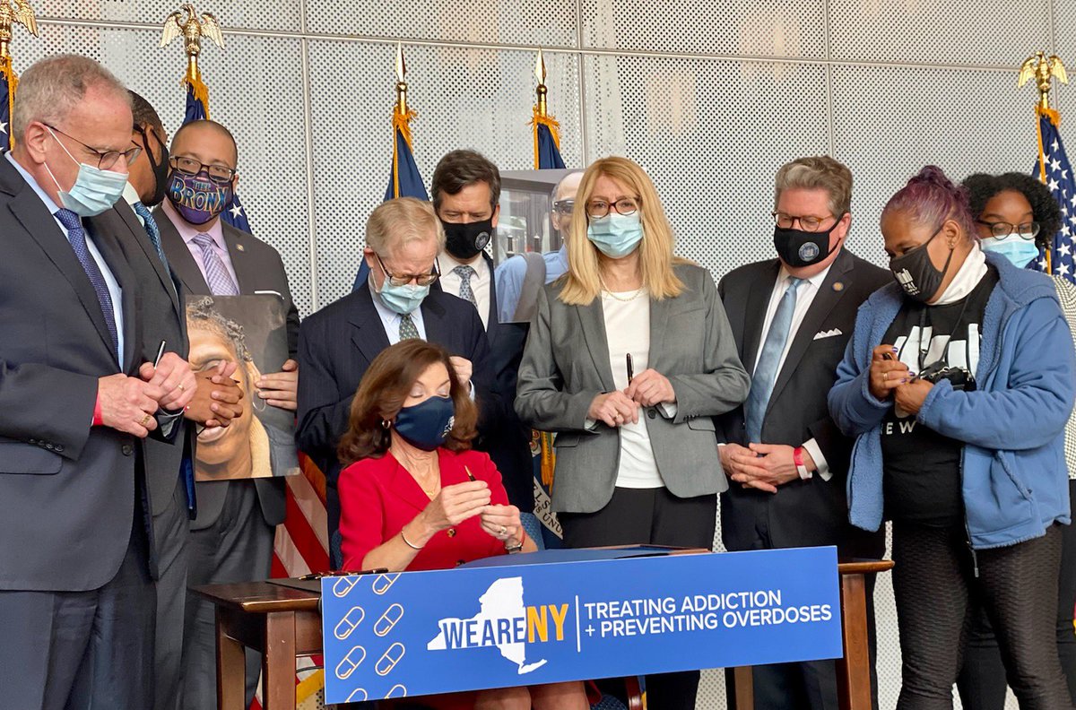LindaBRosenthal's tweet photo. Last year, New York State recorded more overdose deaths than ever before. 

Today, @GovKathyHochul signed a package of bills, including two of my own, to expand harm reduction measures and stop more preventable overdose deaths. (1/4) https://t.co/1OQyghrgWc